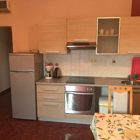 Apartmani Paulina Lopar Exteriör bild